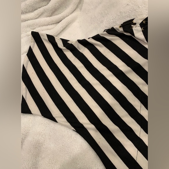 RAMPAGE Black and Ivory Chevron-Striped Batwing Top - Picture 7 of 11